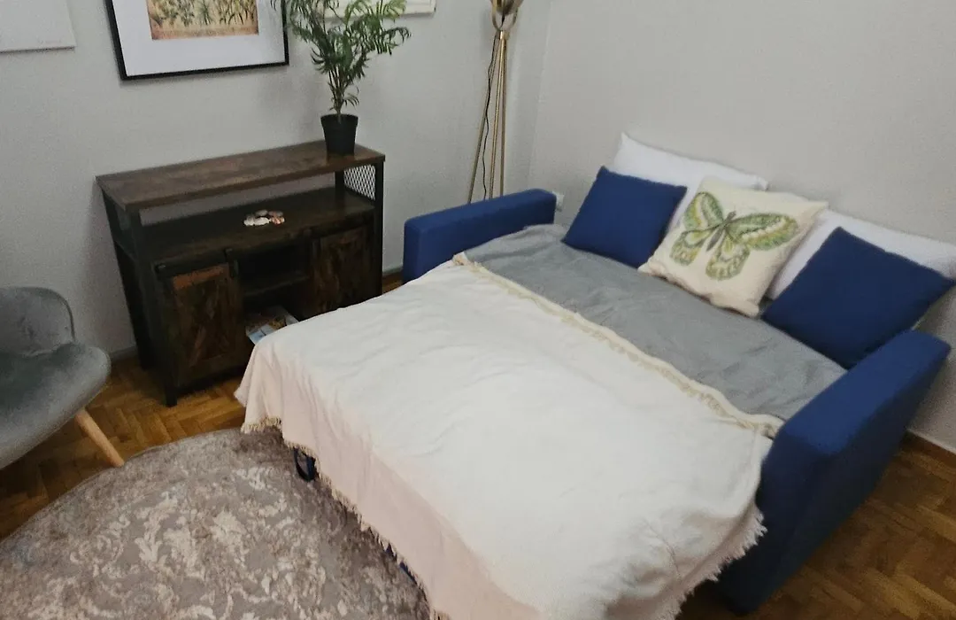 Cozy And Quiet Apartment , Convenient Location In Athens-1