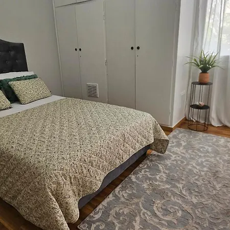 Cozy And Quiet Apartment , Convenient Location In Athens-2